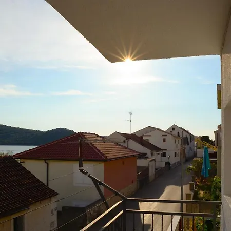 Apartman Two Bedroom In Tisno
