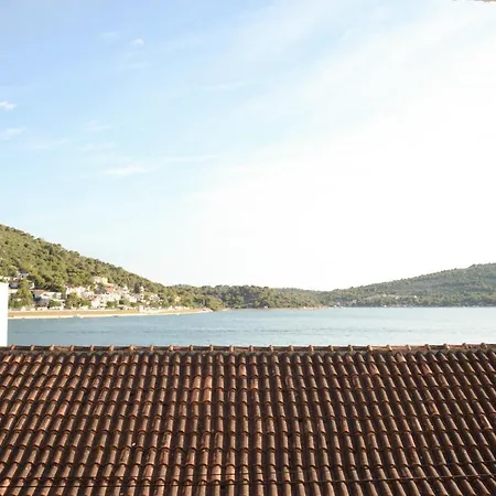 Apartman Two Bedroom In Tisno