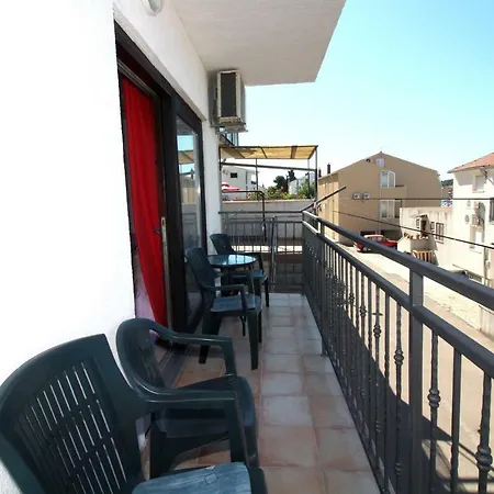 Two Bedroom In Apartman Tisno