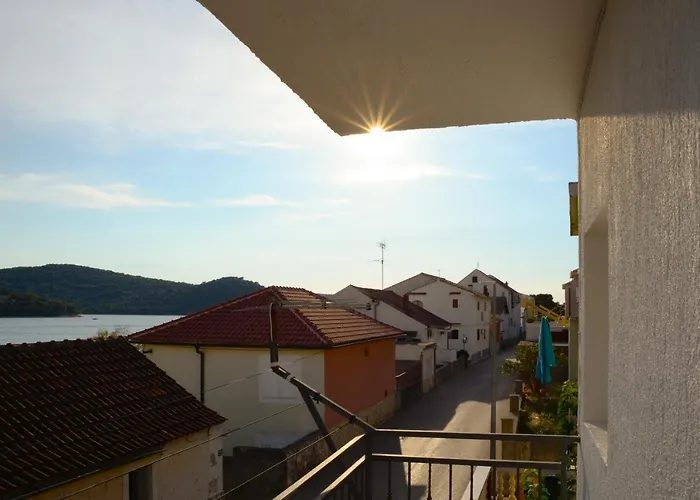 Apartman Two Bedroom In Tisno