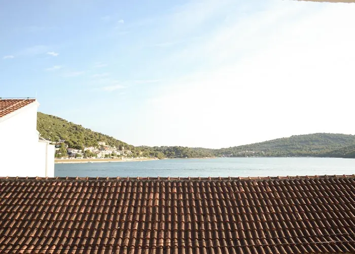 Apartman Two Bedroom In Tisno