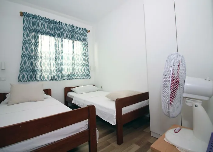 Apartman Two Bedroom In Tisno